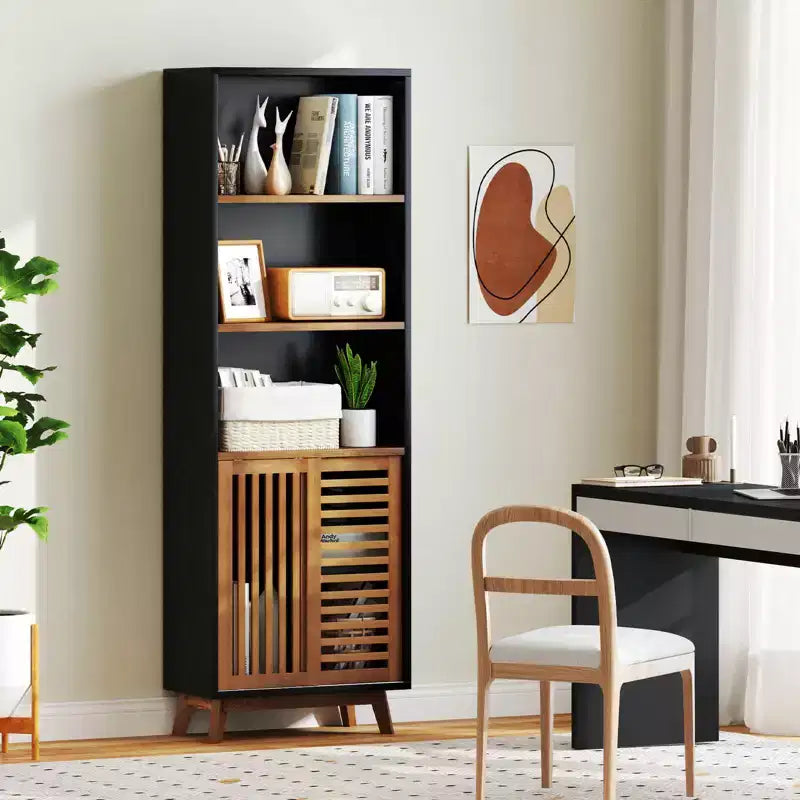 Étagère à 5 niveaux de 70 po avec étagère réglable réversible et portes coulissantes