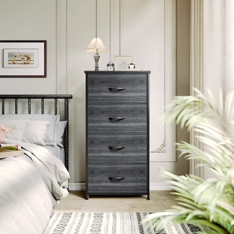 Tour de rangement moderne avec 4 tiroirs et une large commode