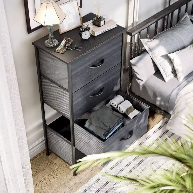 Tour de rangement moderne avec 4 tiroirs et une large commode