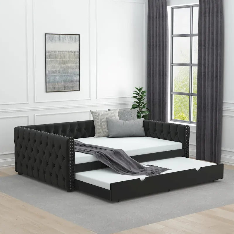 Lit de repos avec lit gigogne, en velours capitonné, avec boutons et clous cuivrés sur accoudoirs carrés, lit de repos double et lit gigogne simple