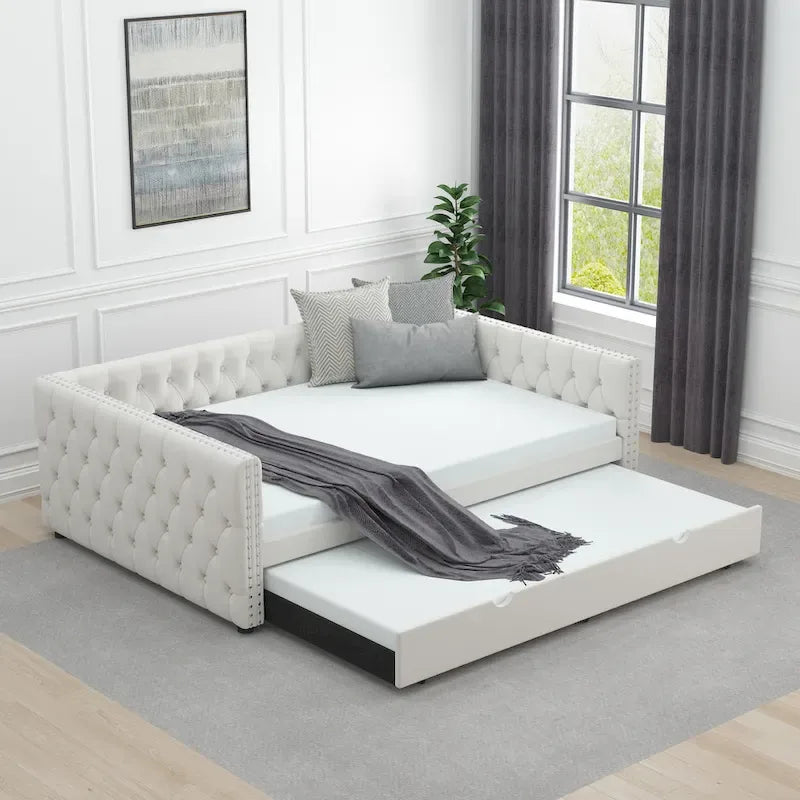 Lit de repos avec lit gigogne, en velours capitonné, avec boutons et clous cuivrés sur accoudoirs carrés, lit de repos double et lit gigogne simple