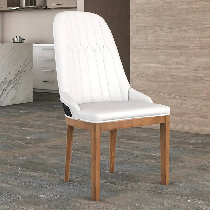 Chaise de salle à manger en cuir avec pieds en bois d'hévéa, dossier élégant avec surpiqûres en losange